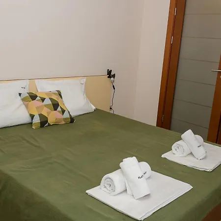 Cozy 2bd Flat With Balcony And Workspace Apartman *