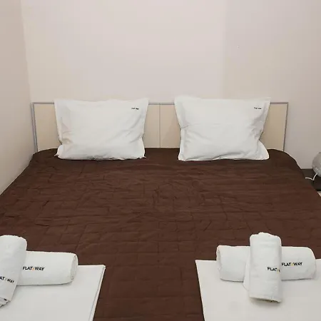 Cozy 2bd Flat With Balcony And Workspace * Aranyhomok