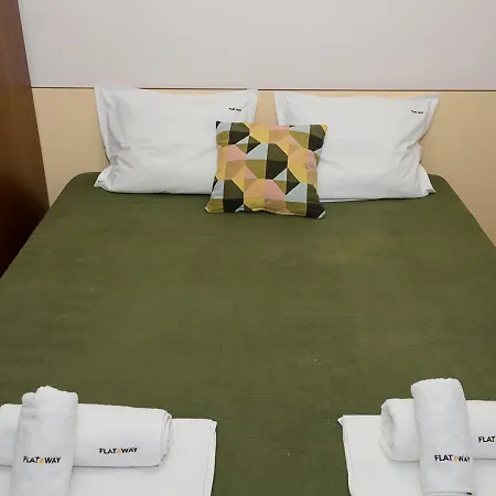 Cozy 2bd Flat With Balcony And Workspace Apartman *