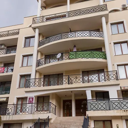 Cozy 2bd Flat With Balcony And Workspace Apartman *